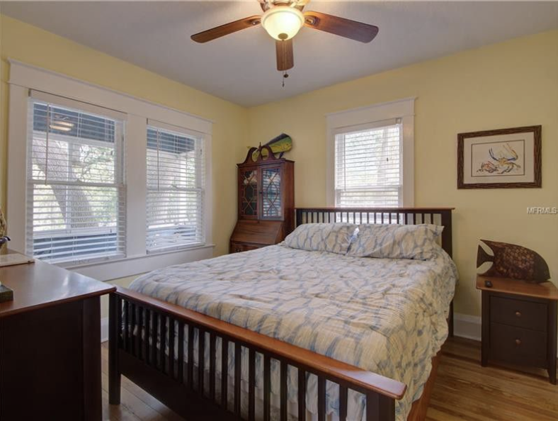 305 E Diana St - Photo 3 of 7