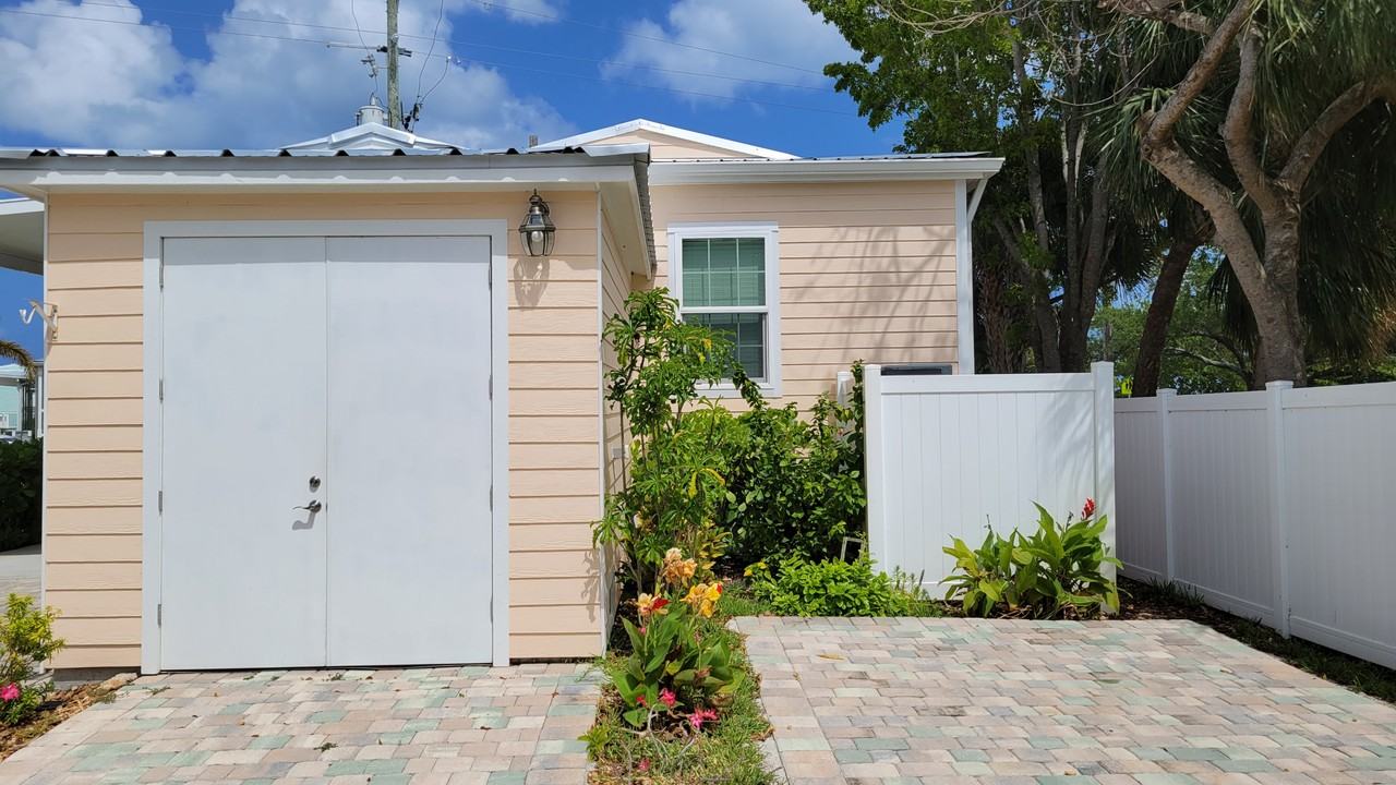 235 Ne Sunrise Way #NA - Photo 6 of 36