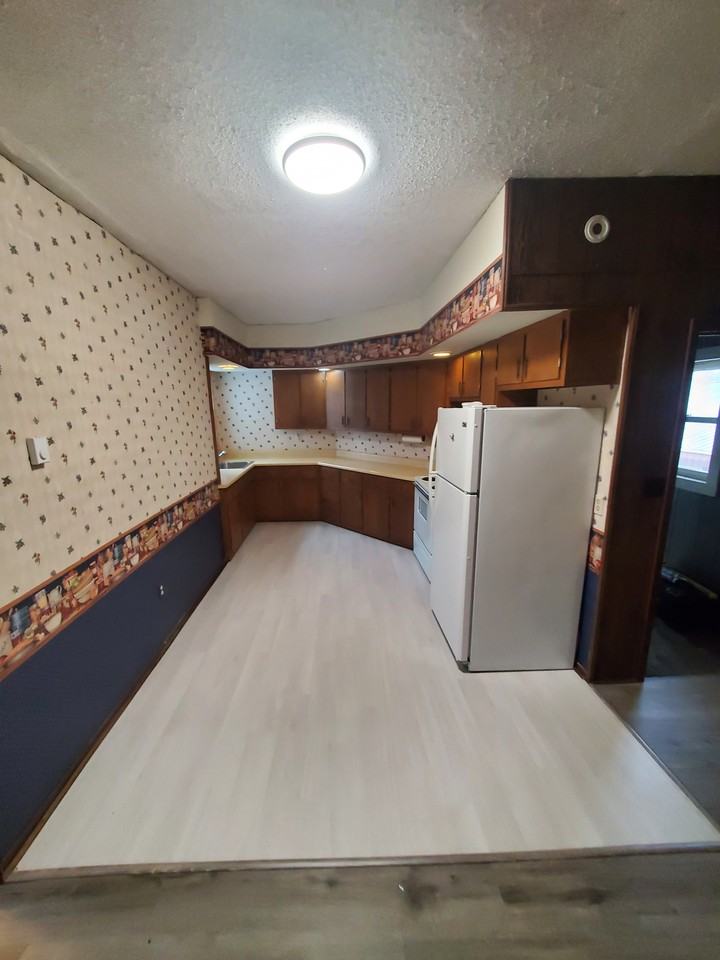 207 1/2 W Garfield Ave NA, Cissna Park, IL 60924 2 Bedroom Apartment