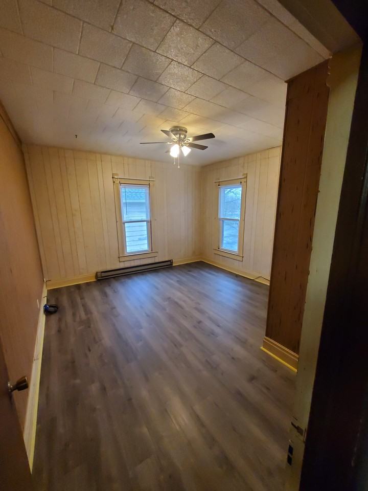 207 1/2 W Garfield Ave #NA - Photo 3 of 9