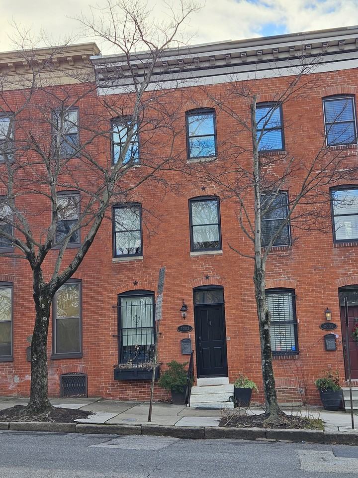 2003 E Fairmount Ave #MAIN - Photo 2 of 50