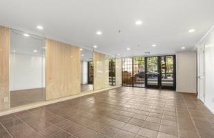 featured image of 540 Kelton Ave #102