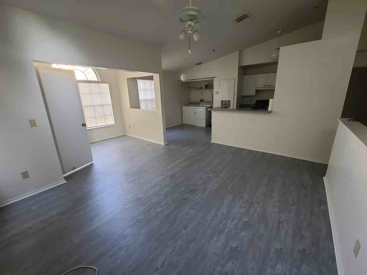 1613 Columbia Arms Cir #244 - Photo 4 of 11