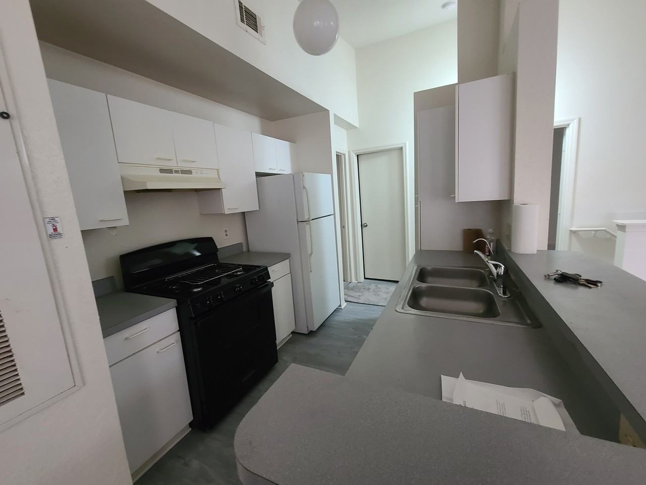 1613 Columbia Arms Cir #244 - Photo 5 of 11
