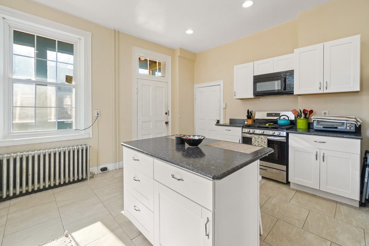 308 W Main St #M - Photo 6 of 27