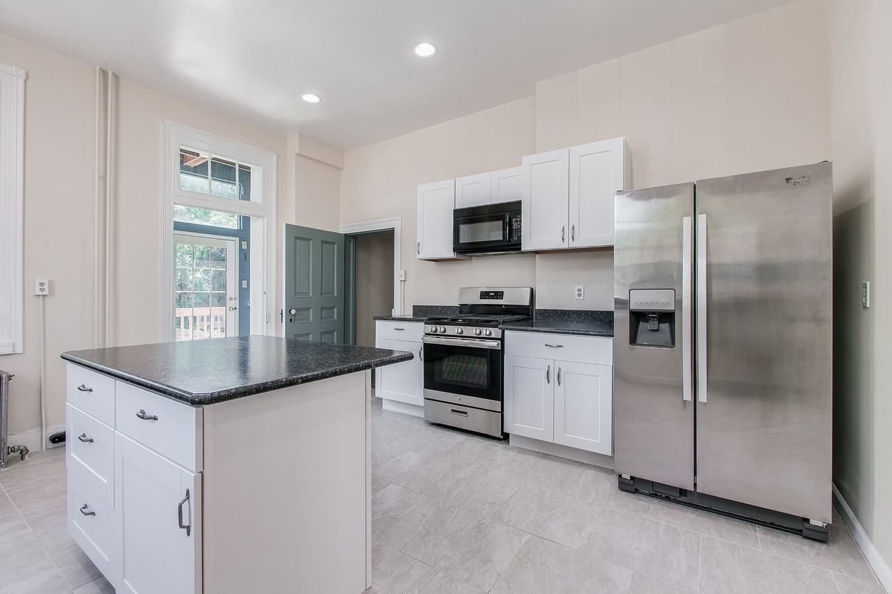 308 W Main St #M - Photo 7 of 27