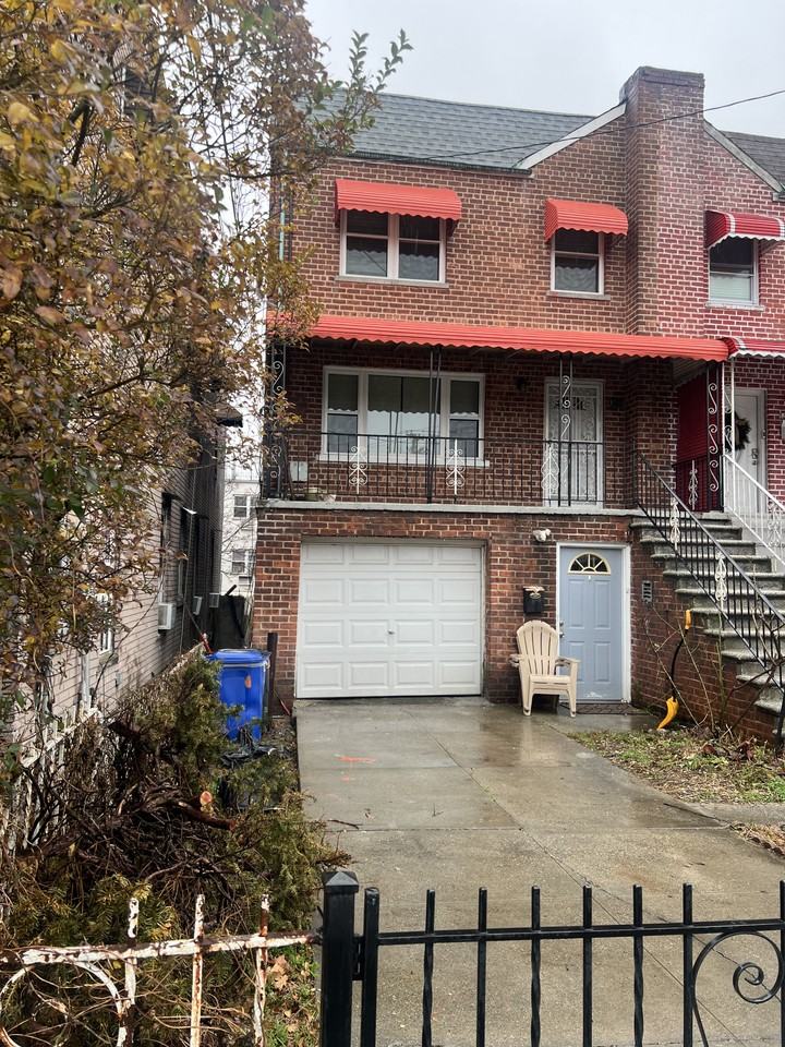1306 Oakley St #NA - Photo 2 of 9