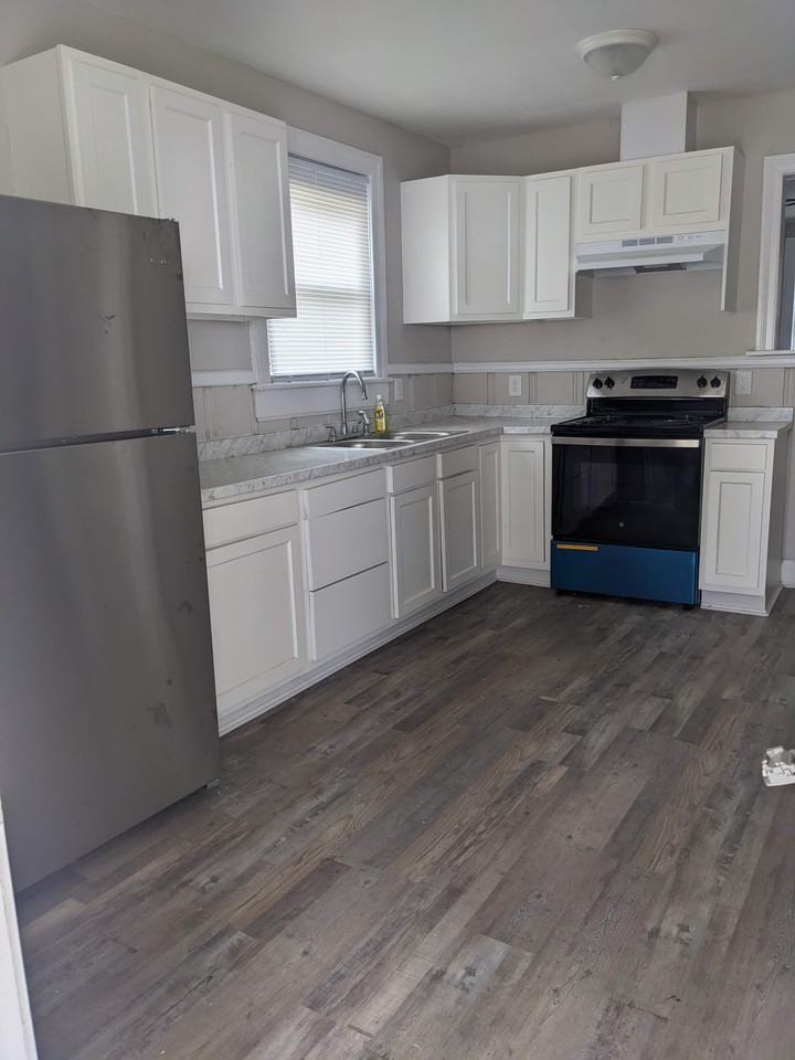1112 Woodrow St S #NA - Photo 2 of 10