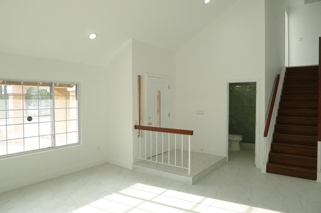 2623 E Maureen St #NA - Photo 2 of 42