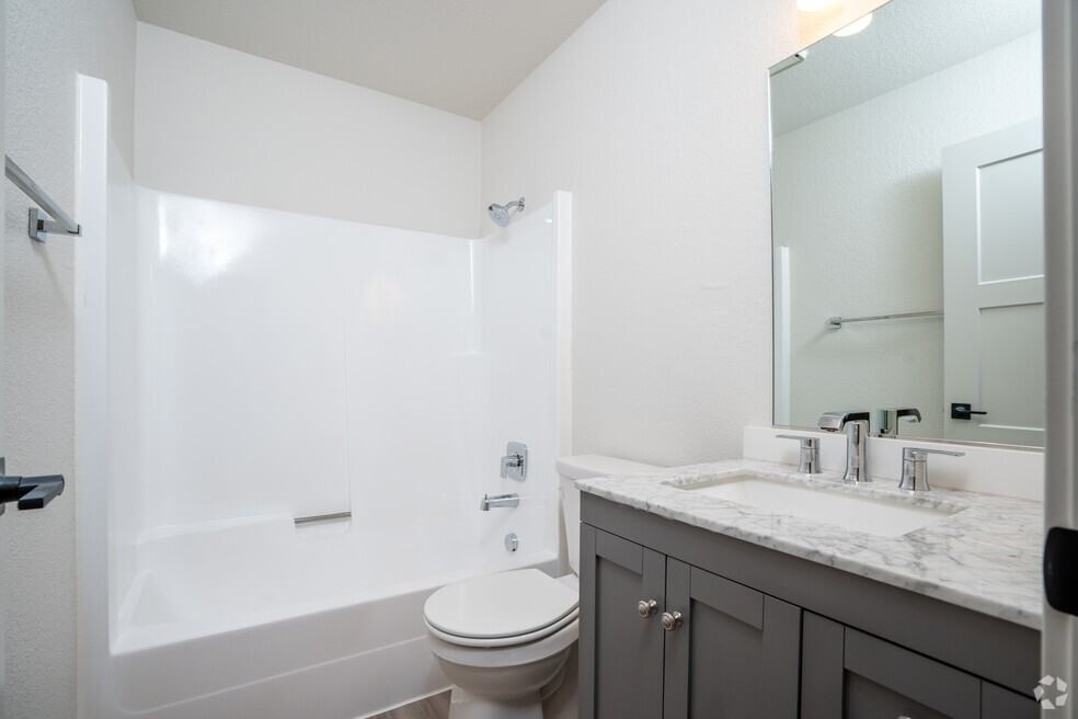 1000 W Ironwood Dr #26 - Photo 5 of 15