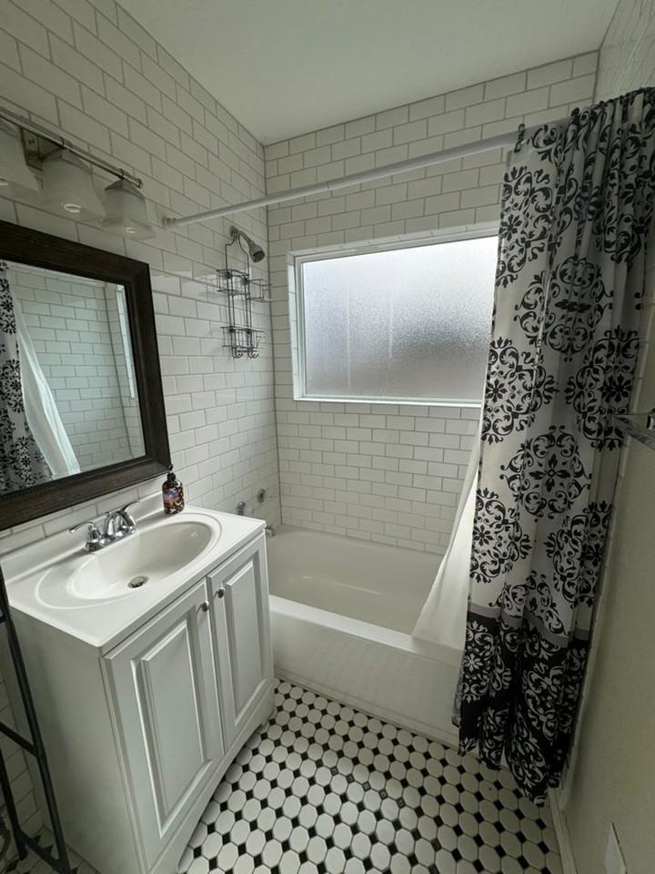 813 N Center Ave #NA - Photo 6 of 15