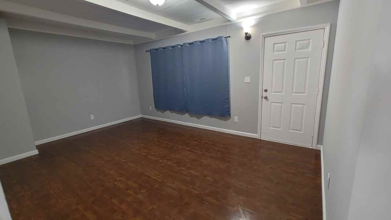 2133 Woodbine Ave #2133 - Photo 6 of 8