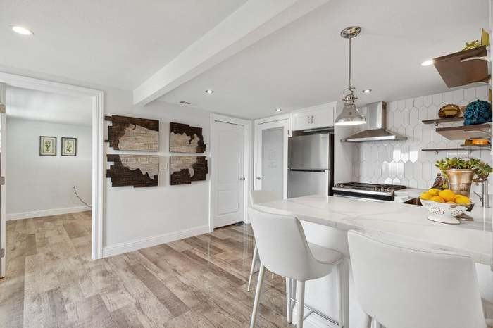 6652 Outlook Ave #B - Photo 2 of 11