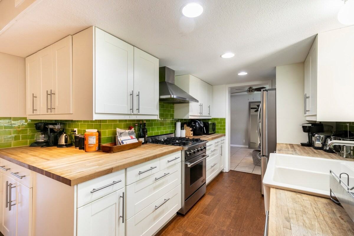 1711 Deerfield Dr #NA - Photo 3 of 50