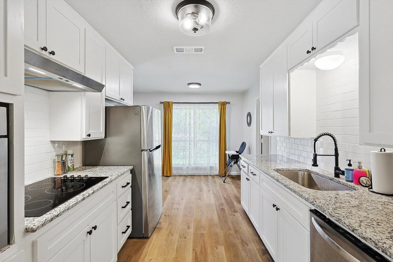 405 Tate Cir #NA - Photo 4 of 39