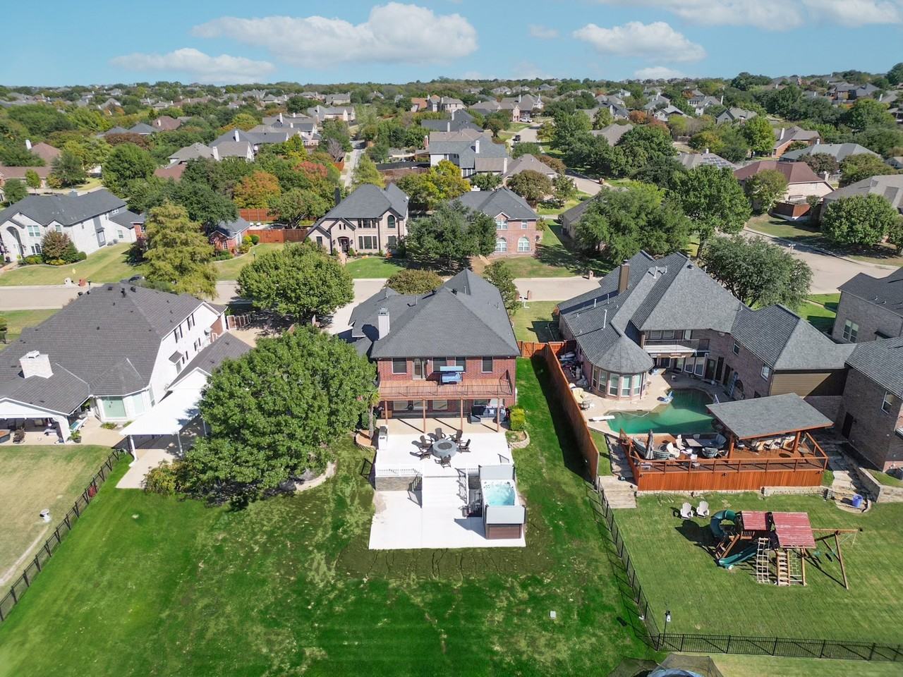 925 Sunset Hill Dr #NA - Photo 3 of 50