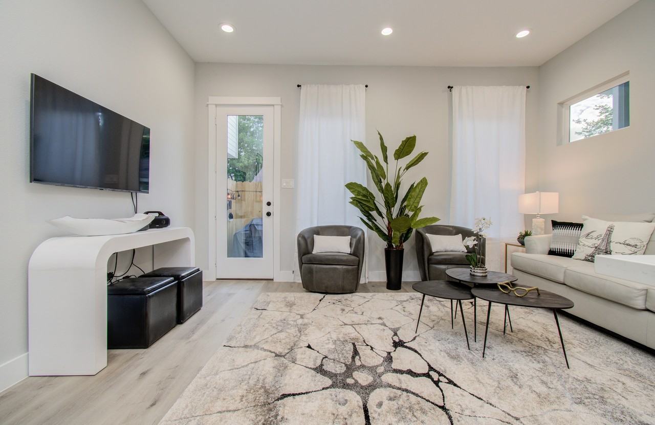 2105 Sam Wilson St #NA - Photo 5 of 33