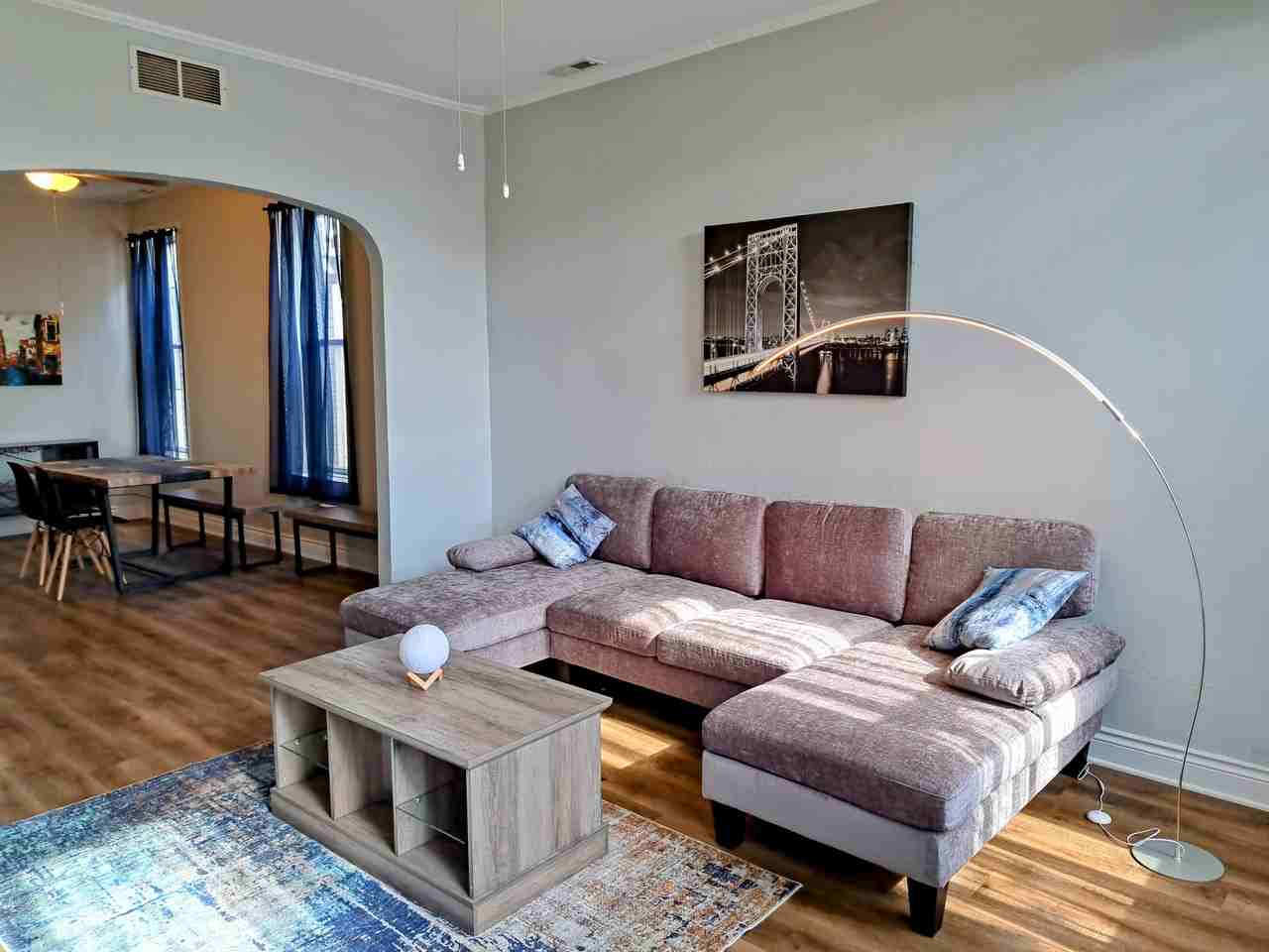 1540 W 17th St #2 - Photo 3 of 20
