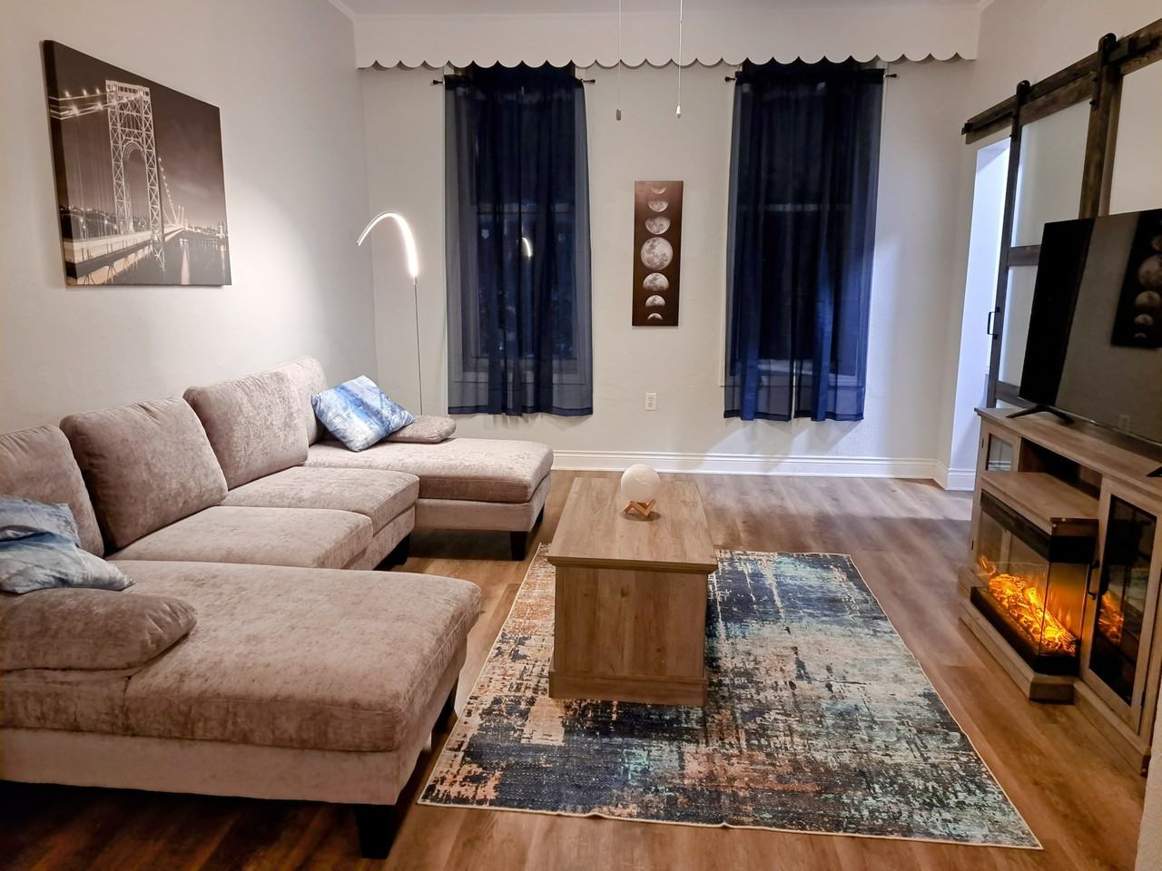 1540 W 17th St #2 - Photo 5 of 20