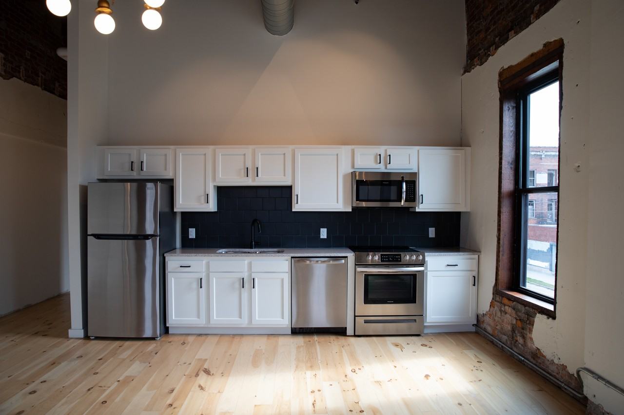 337 Broadway St #202 - Photo 6 of 13