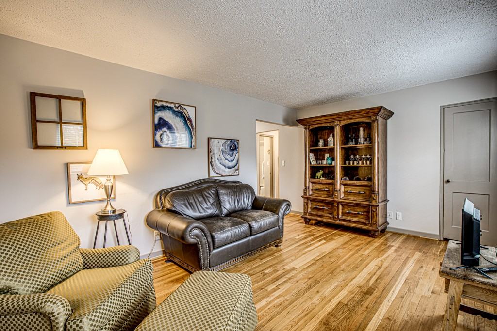 2510 Miller Park Cir #B - Photo 2 of 20