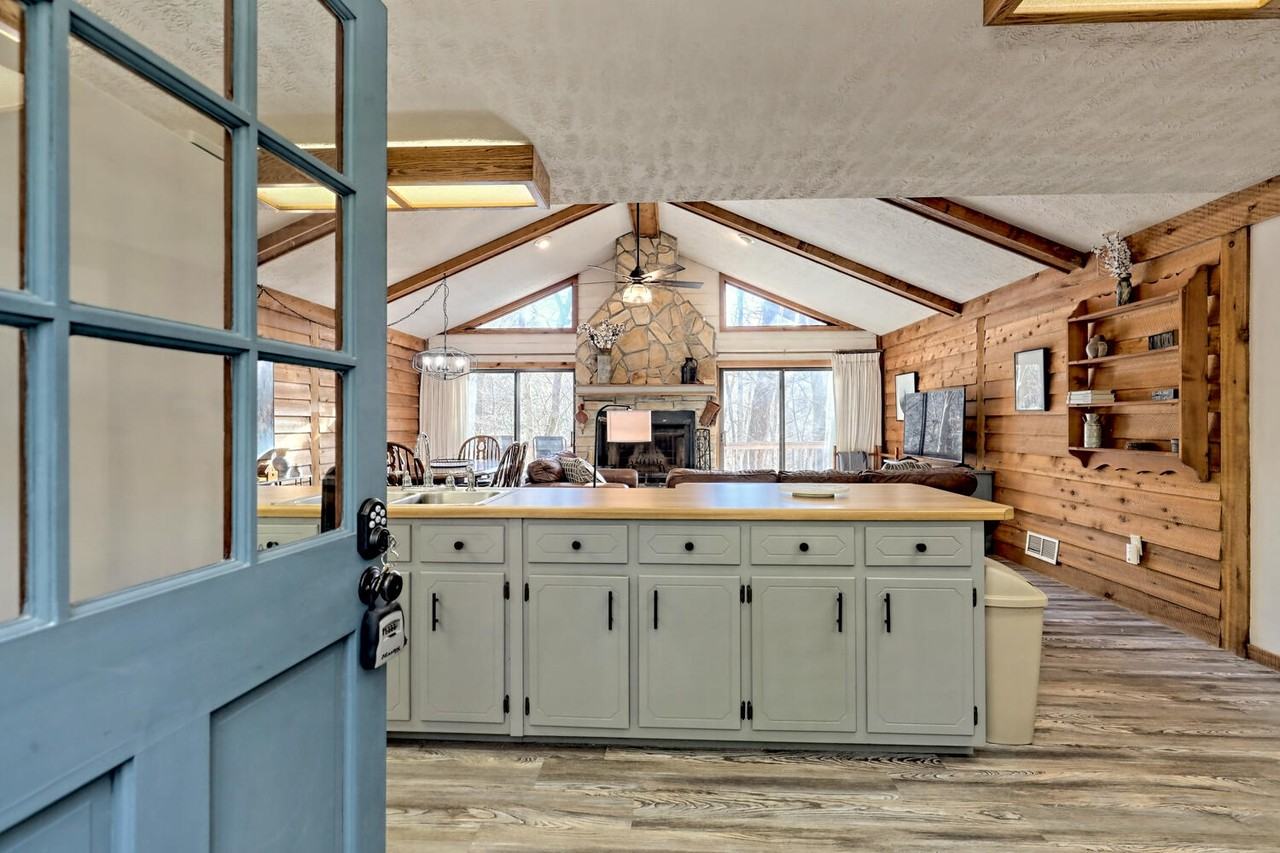 1021 Saddle Back Way #NA - Photo 5 of 37