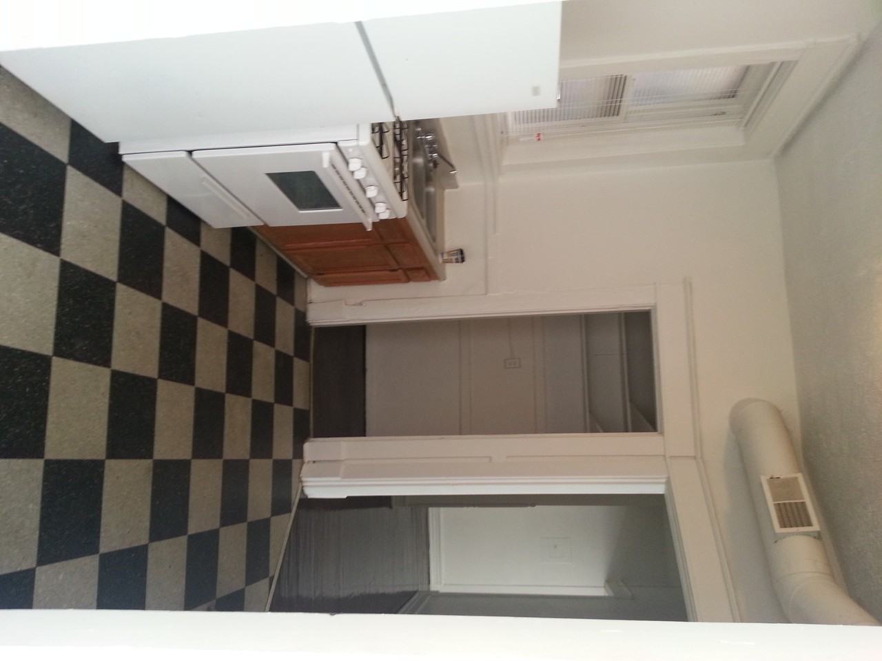 425 W Gaulbert Ave #1G - Photo 2 of 3