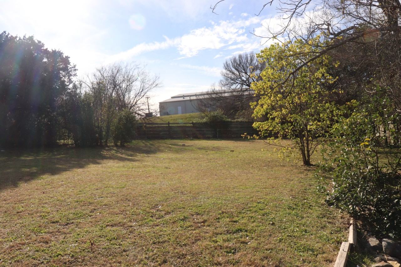 810 Oakhill Dr #NA - Photo 2 of 45