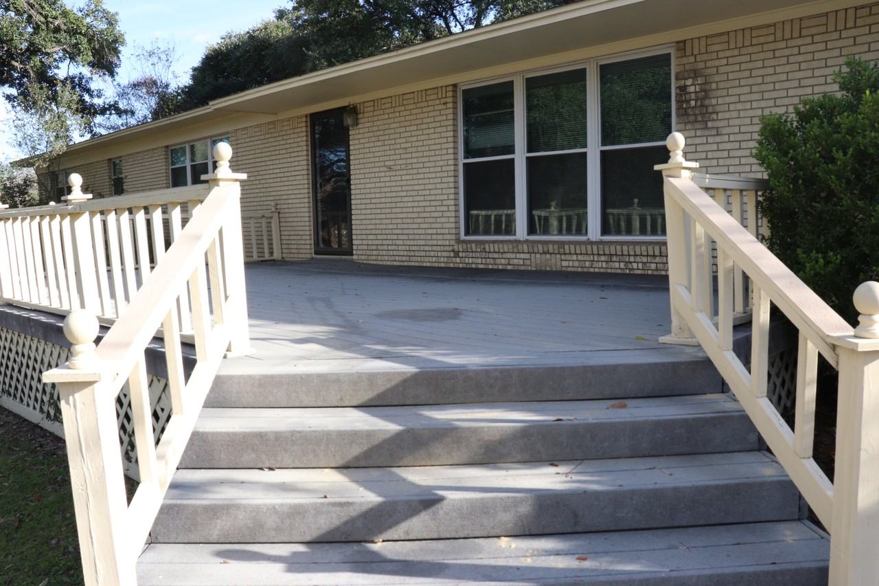 810 Oakhill Dr #NA - Photo 3 of 45