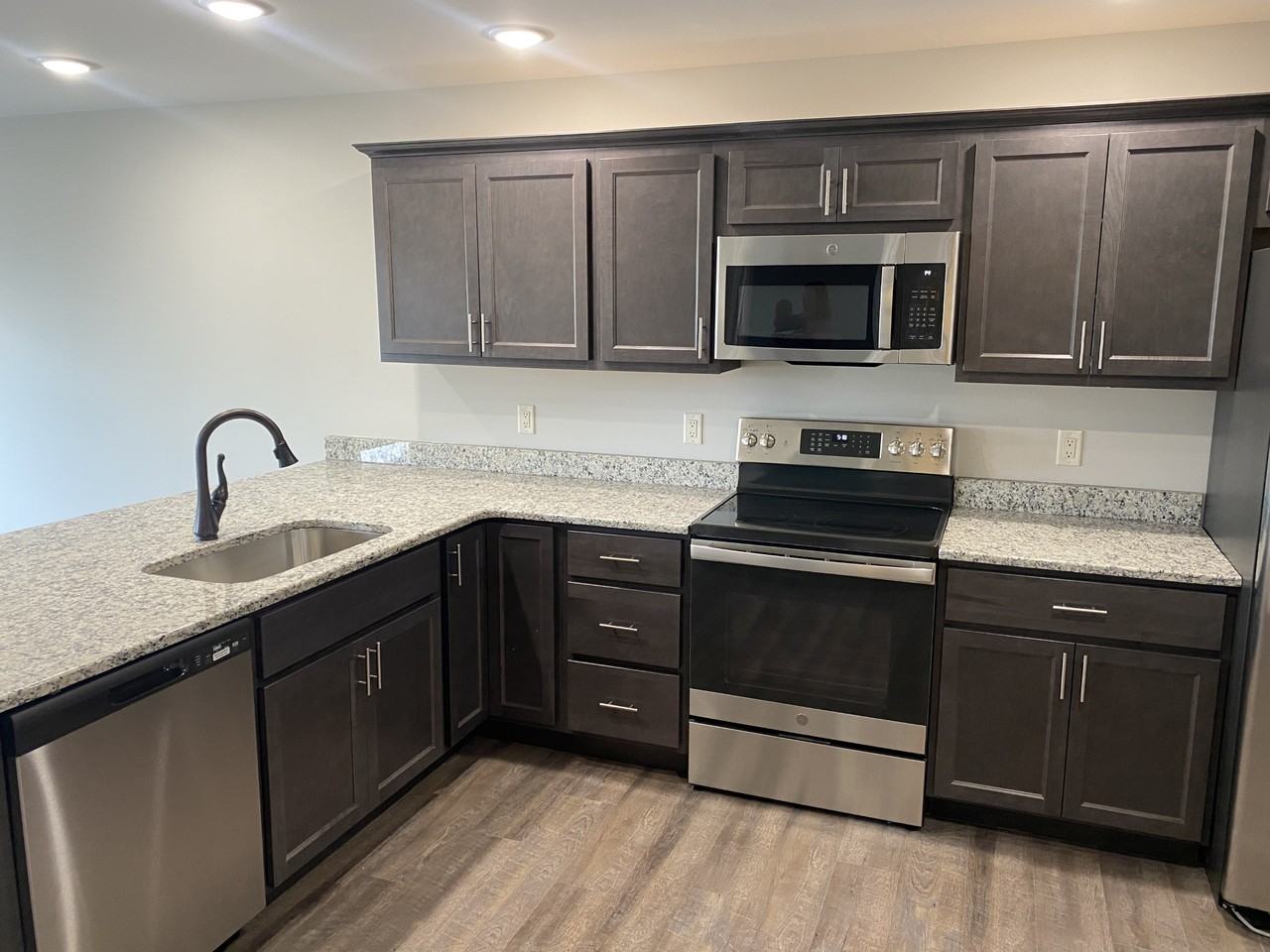 112 Copeland Court #524 - Photo 2 of 10