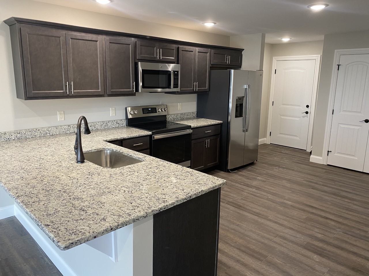 112 Copeland Court #524 - Photo 3 of 10