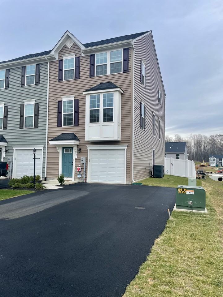 135 Dripping Spring Dr - Photo 2 of 24