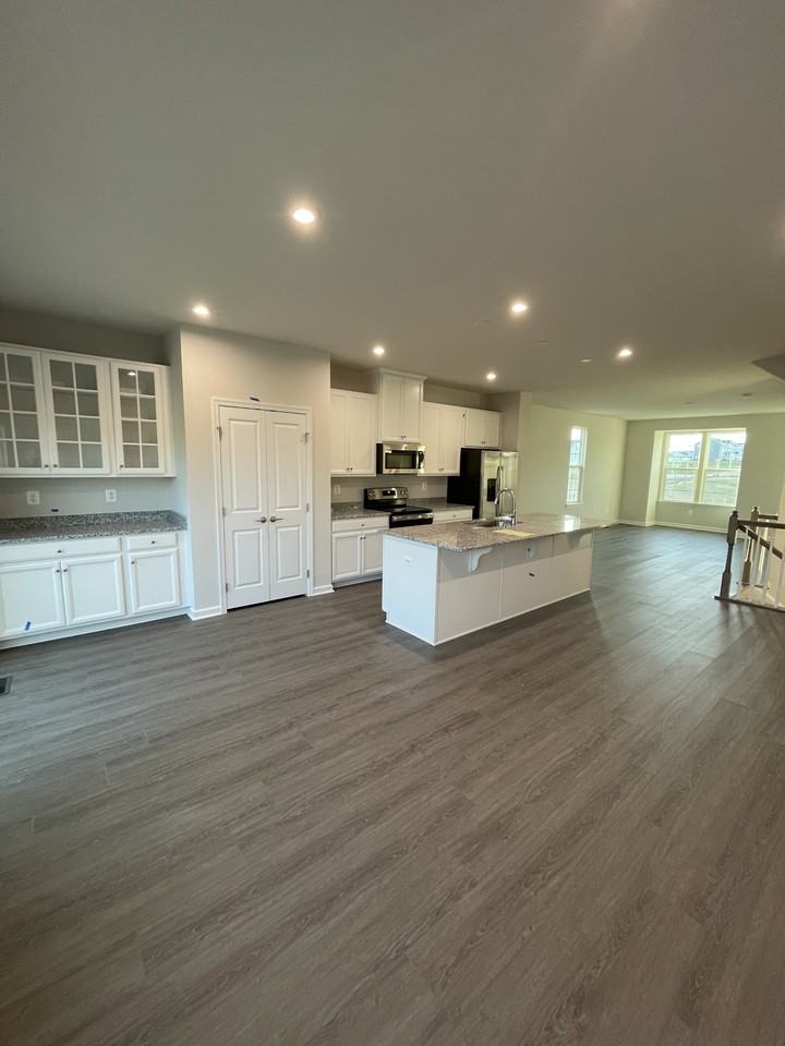 135 Dripping Spring Dr - Photo 3 of 24