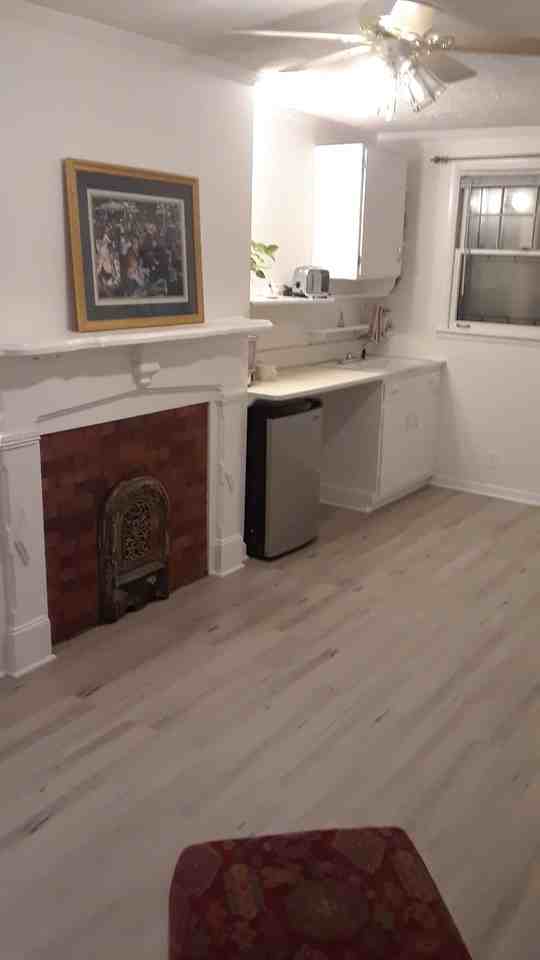 2117 19th Ave S #C - Photo 2 of 11