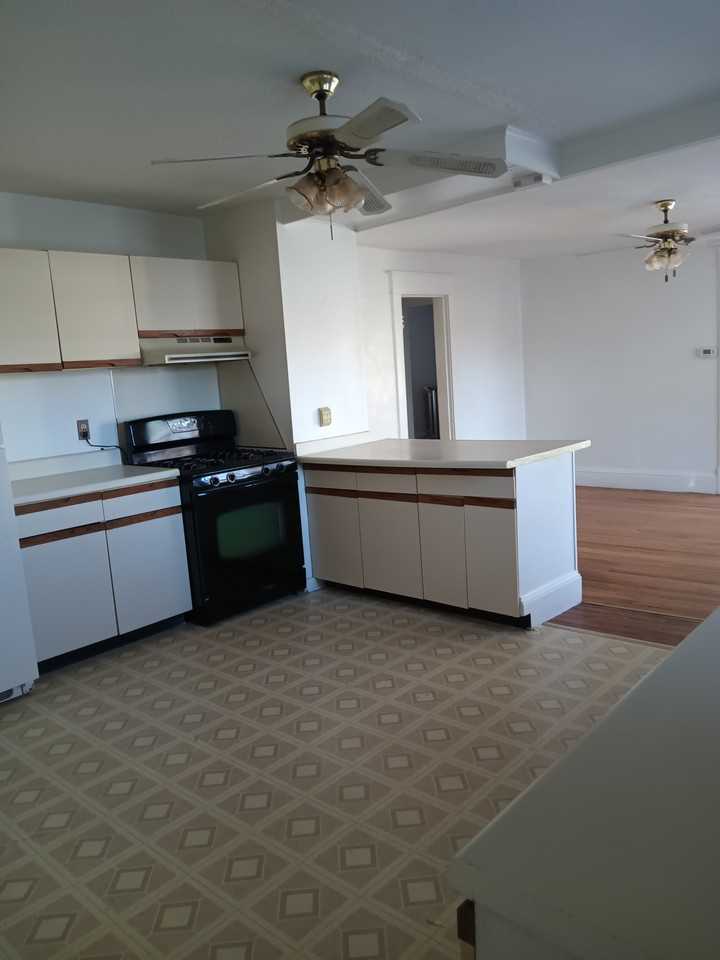 197 Acorn St #197 - Photo 3 of 5