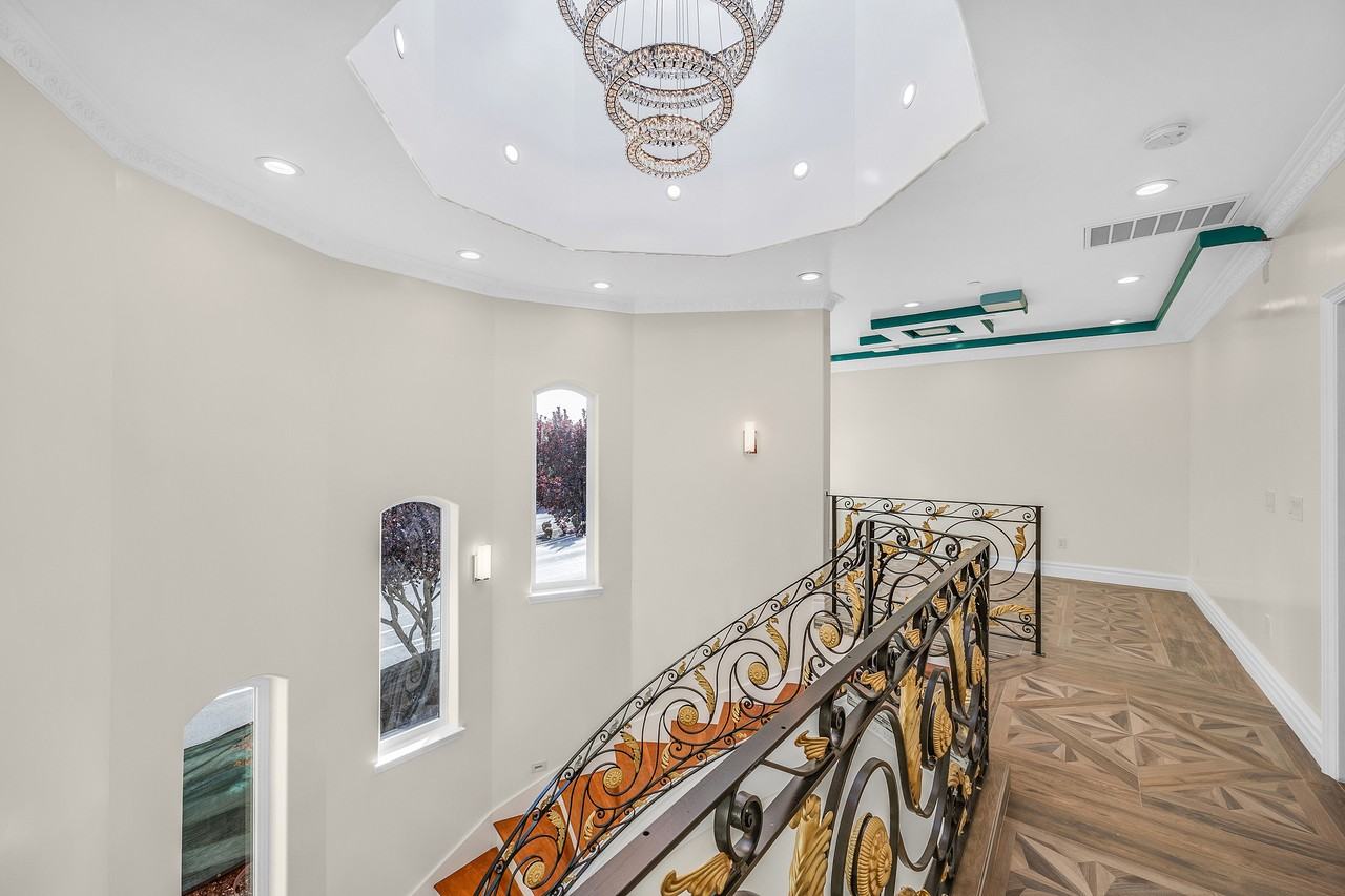 320 Tennyson Rd #NA - Photo 4 of 20