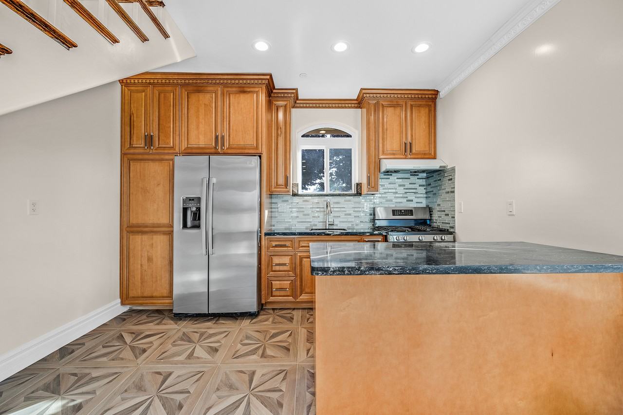 322 Tennyson Rd #NA - Photo 7 of 11