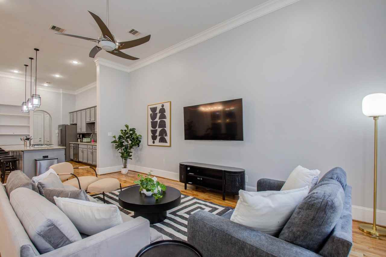 5620 Petty St #NA - Photo 3 of 36