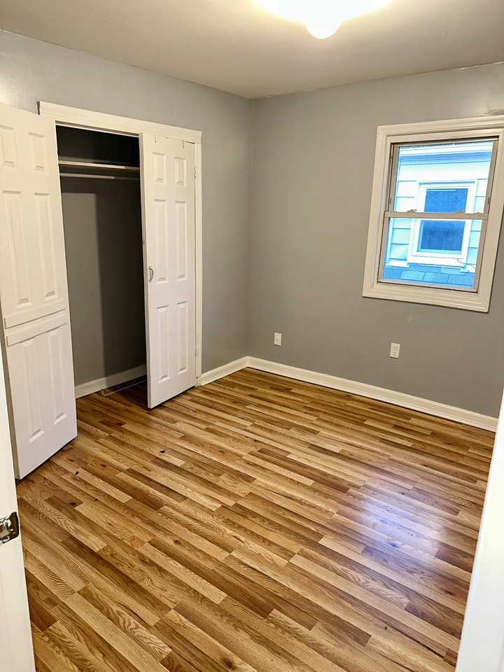 364 N Grove St #3 - Photo 3 of 4