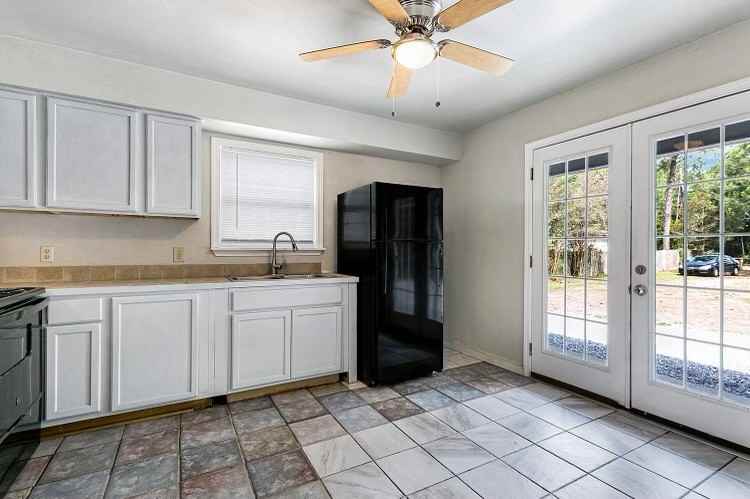 212 Francis St #NA - Photo 4 of 50