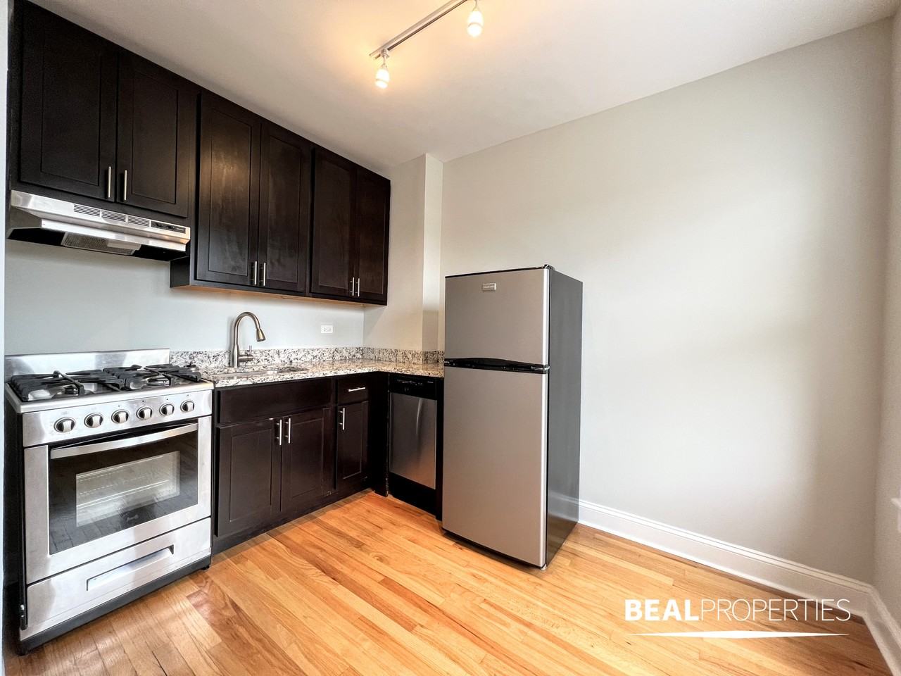 612 W Patterson Ave #702 - Photo 4 of 9