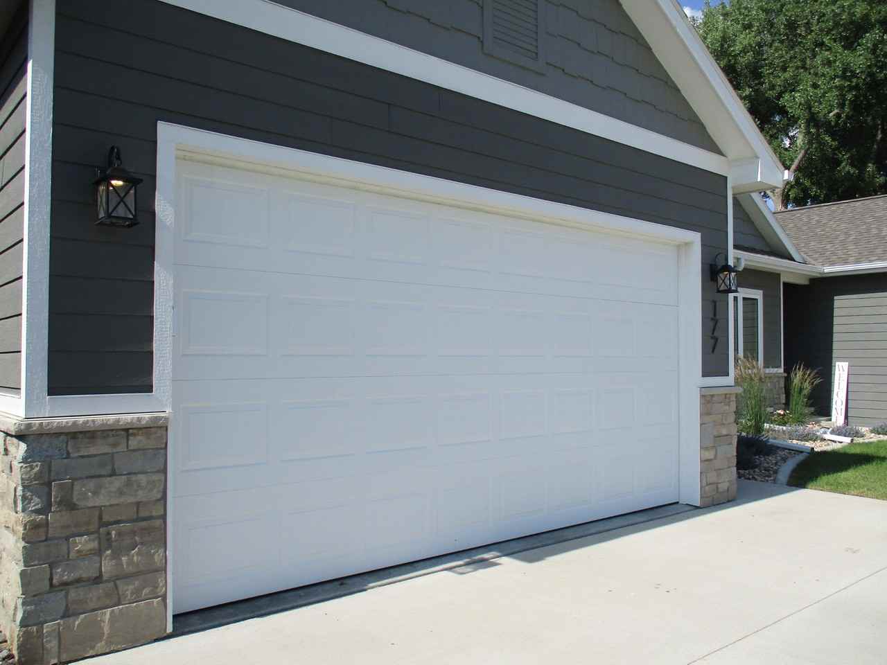 N Canterbury Cir - Photo 3 of 22