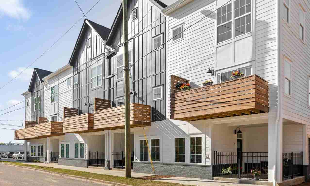 126 E 19th St - Photo 2 of 21