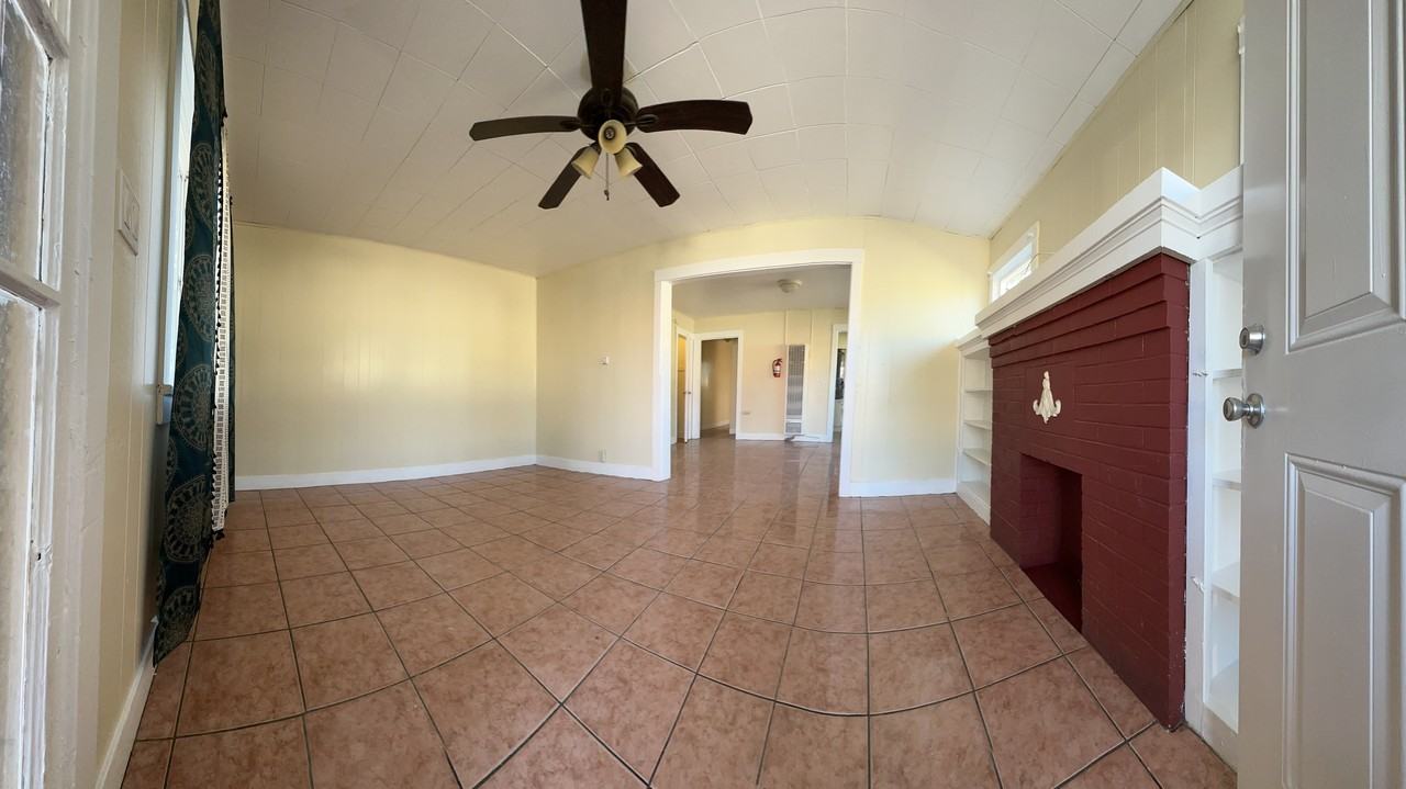 4512 E 57th St #NA - Photo 2 of 12