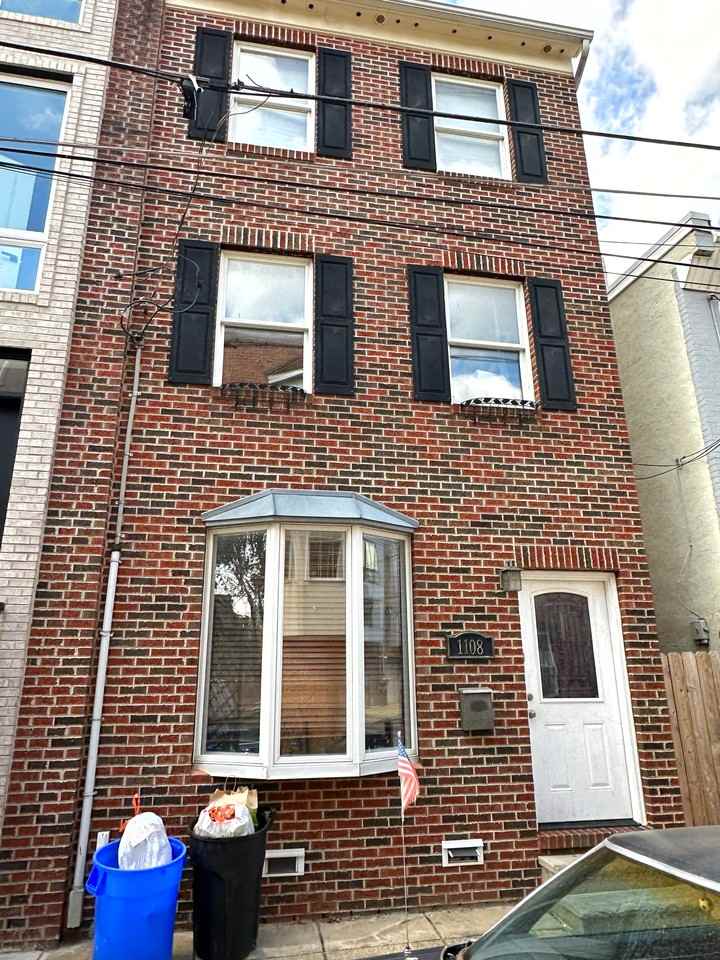 1108 E Oxford St #NA - Photo 2 of 50