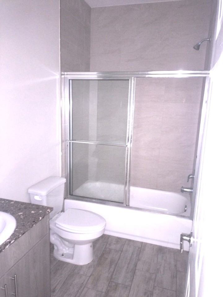 4907 N Hiawatha Dr #3 - Photo 4 of 12