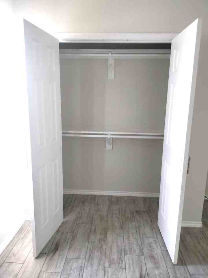 4907 N Hiawatha Dr #3 - Photo 6 of 12