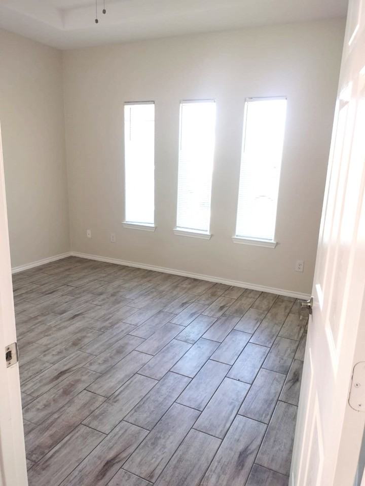 4907 N Hiawatha Dr #3 - Photo 7 of 12