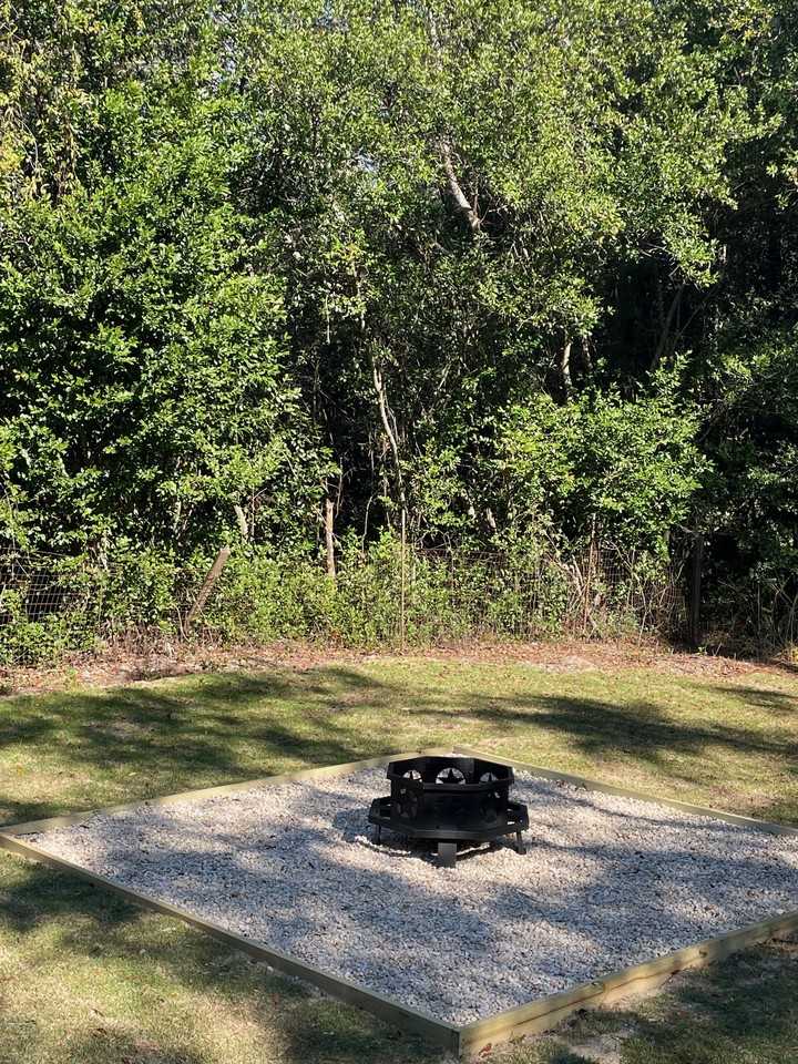 200 Holmes Dr #B - Photo 7 of 24