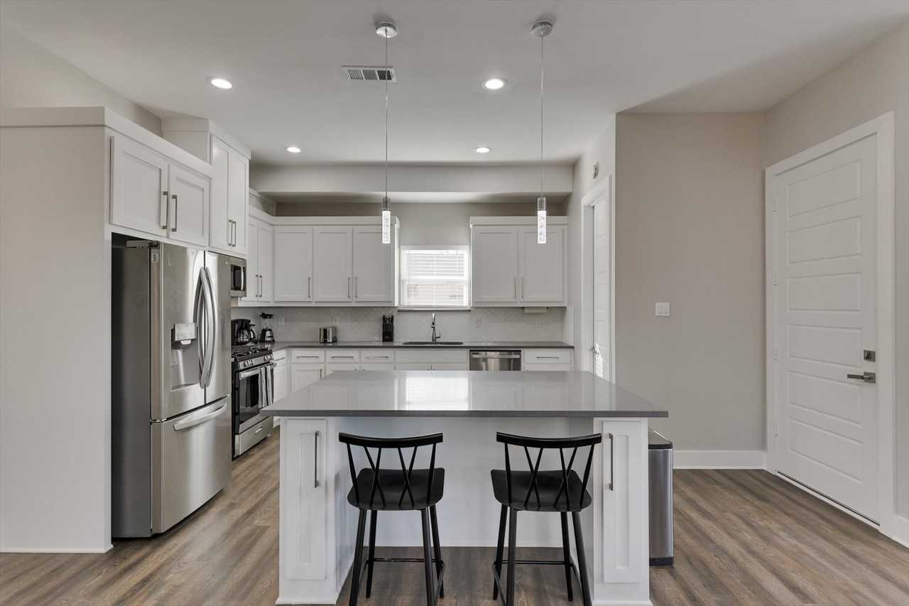 3421 Nomas Street #NA - Photo 6 of 31